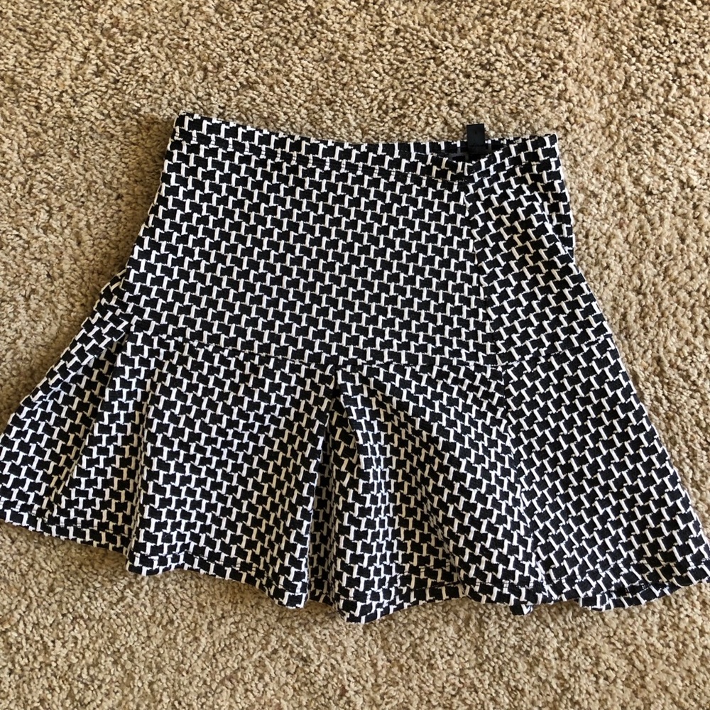 Black and white mini skirt